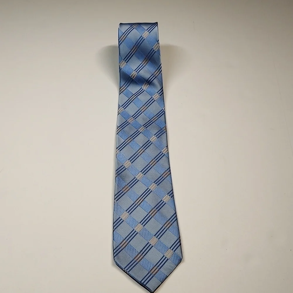 Michael Kors Tie - Picture 4 of 7